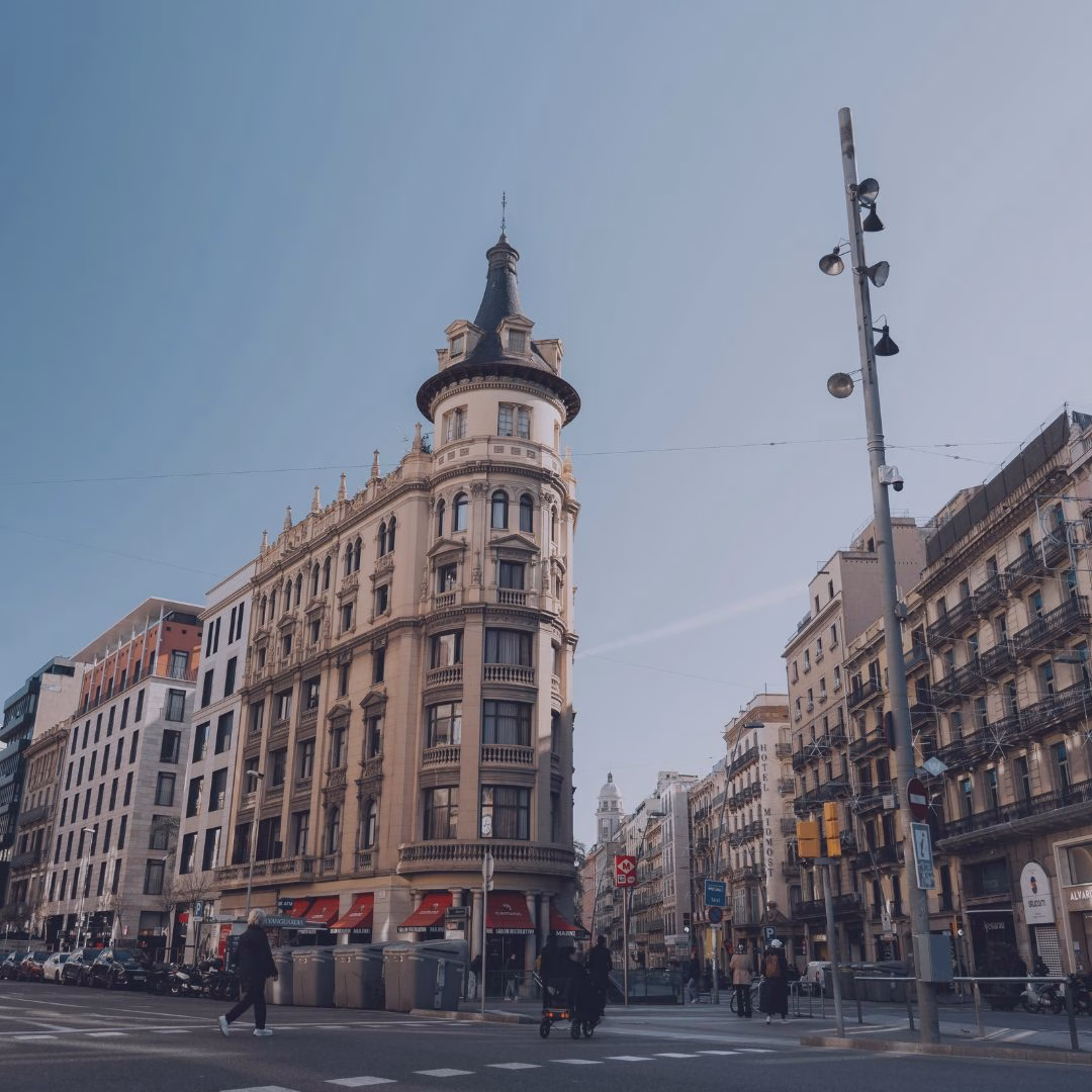 Internships for highschool students Summer internships for high school students Internship abroad Internship in Spain Internship in Barcelona Advantages of internships Benefits of internships for students Gap year program Gap year in Spain Spain work life balance Living abroad Life Abroad
